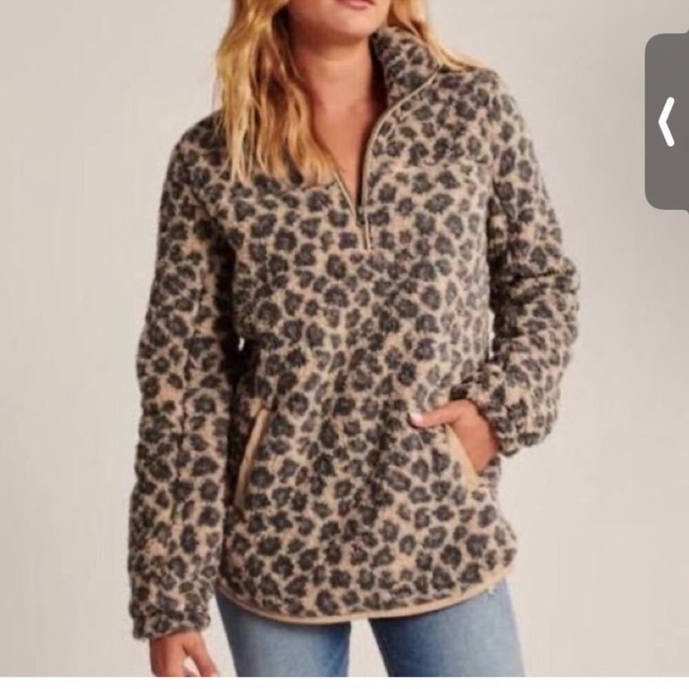 Abercrombie and Fitch leopard print Sherpa quarter zip pullover size small - Picture 2 of 5